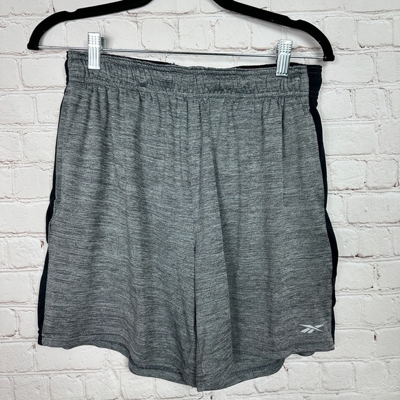 REEBOK Men's gray pull‎ on athletic gym shorts, sz M - Picture 1 of 4